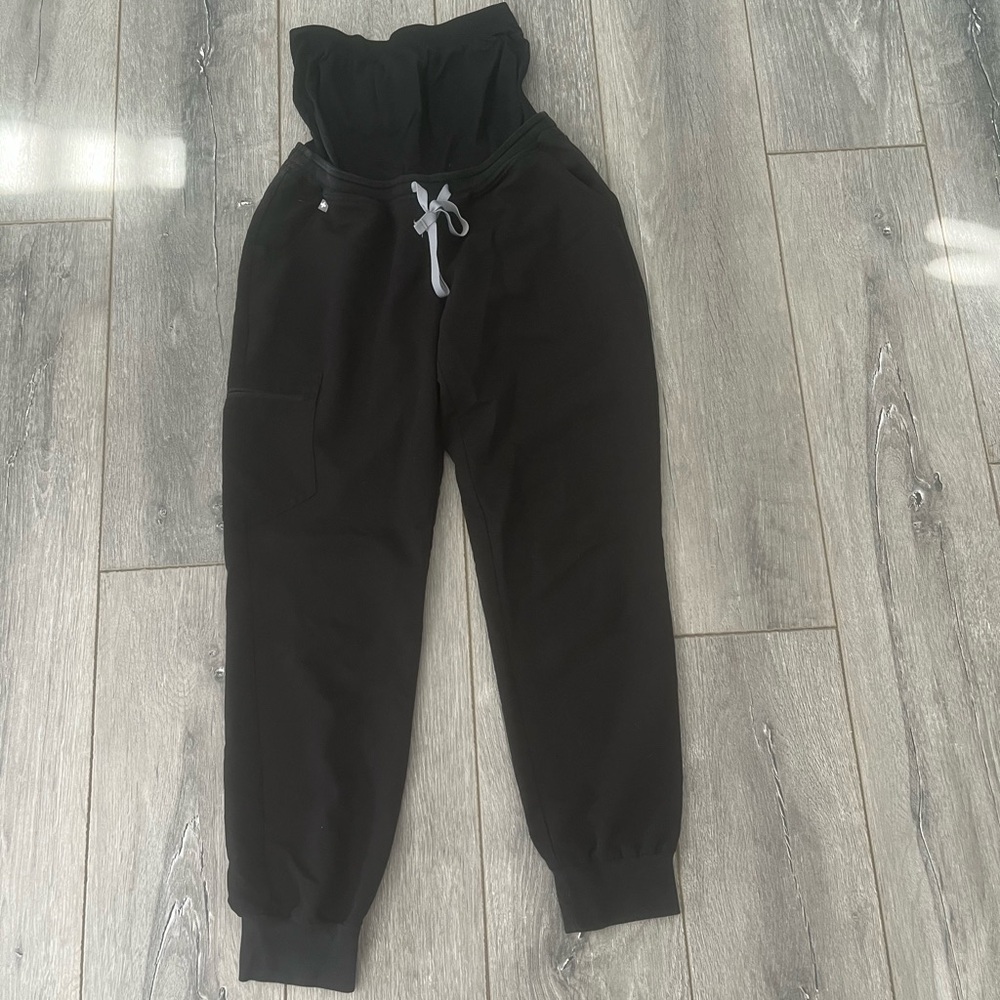 Figs maternity scrub pants